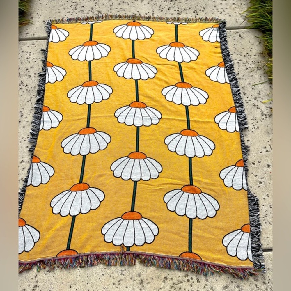 New🌟Bloom Woven Throw Blanket